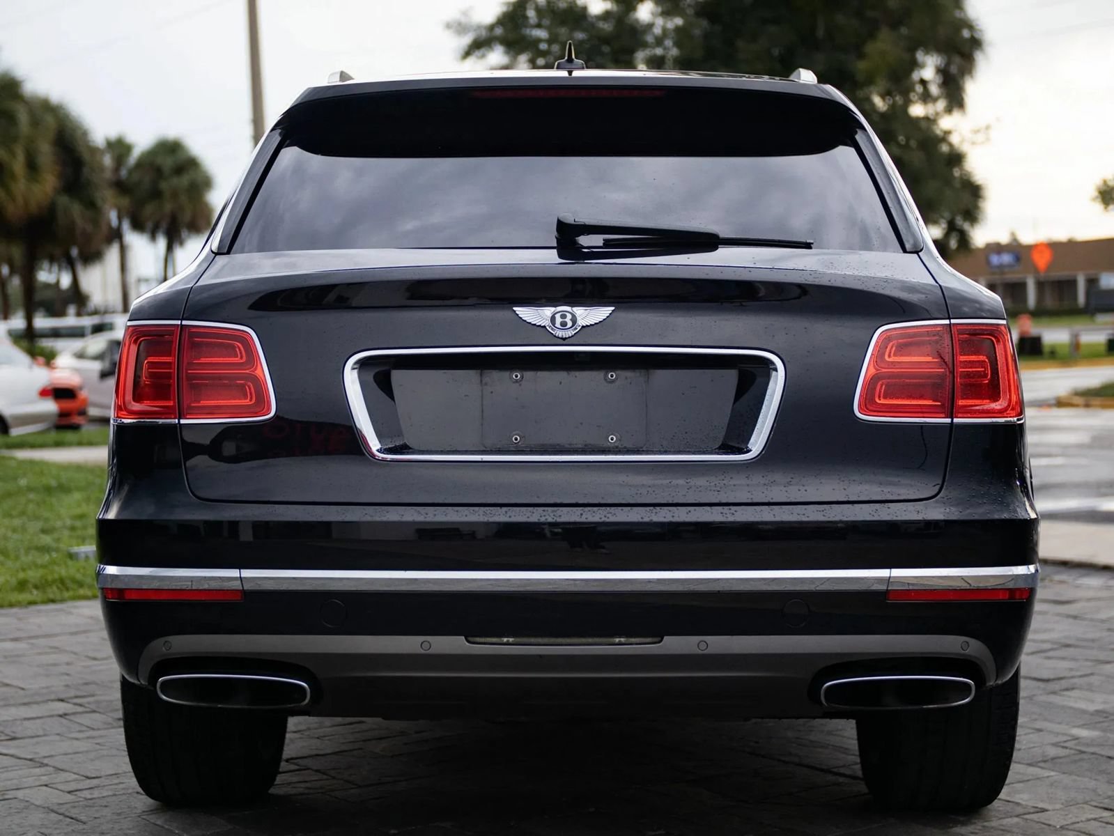 Used 2017 Bentley Bentayga AWD/4WD image 11