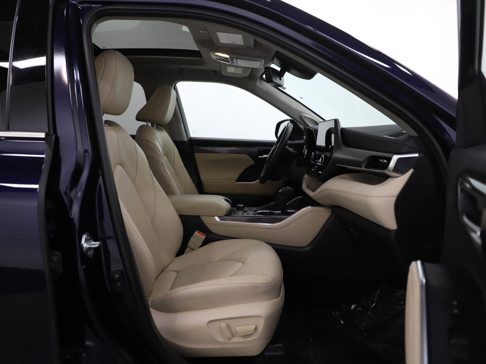 Used 2025 Toyota Highlander Limited AWD/4WD image 11