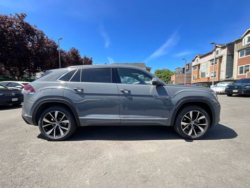 New 2025 Volkswagen Atlas Cross Sport SEL Premium R-Line image 9