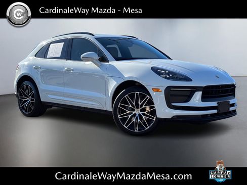 Used 2022 Porsche Macan image 1