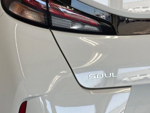 Used 2025 Kia Soul EX FWD image 26
