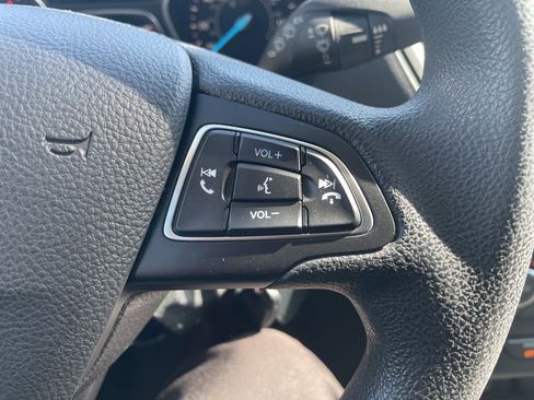 Used 2018 Ford Escape SE image 18