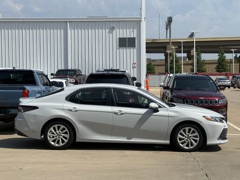 Used 2023 Toyota Camry LE FWD image 3