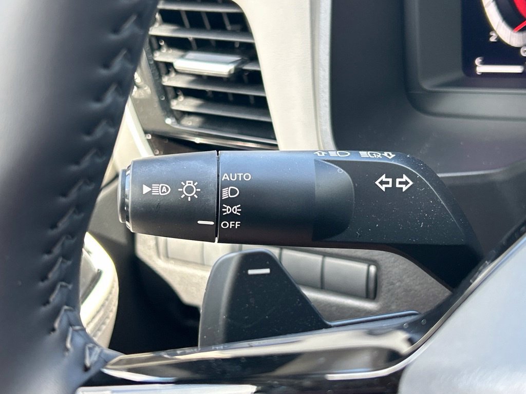 Certified 2025 Nissan Rogue SL FWD image 29