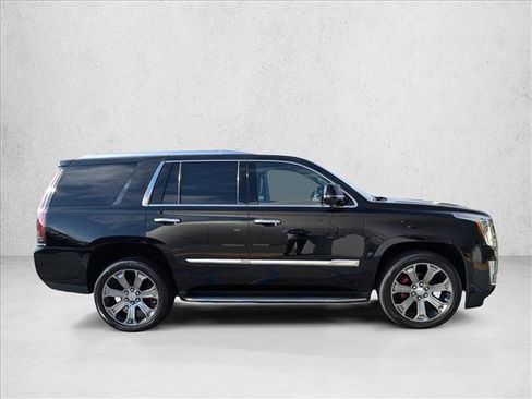 Used 2016 Cadillac Escalade Luxury AWD/4WD image 4