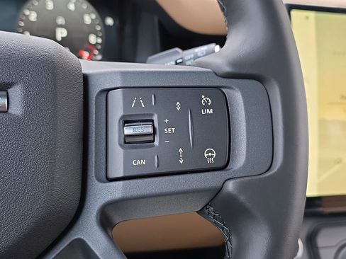 New 2026 Land Rover Defender 110 X-Dynamic SE AWD/4WD image 17