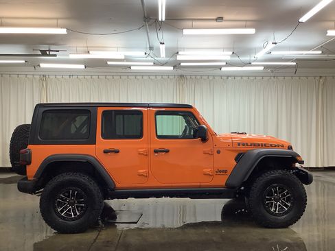 New 2026 Jeep Wrangler Unlimited Rubicon w/ Xtreme 35 Tire Package AWD/4WD image 4