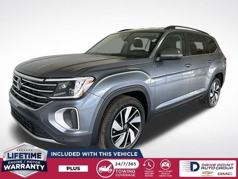 Used 2025 Volkswagen Atlas SE AWD/4WD image 4