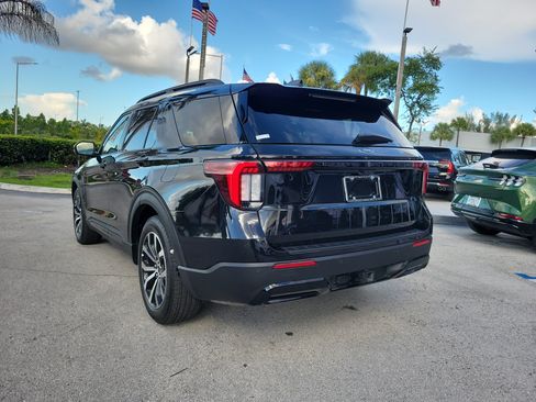 Used 2025 Ford Explorer ST-Line w/ Premium Package RWD image 7