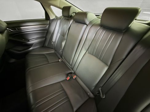 Used 2022 Honda Accord Touring image 30