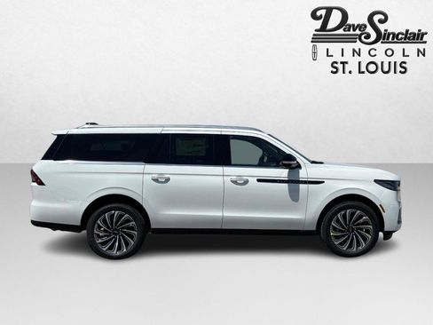 New 2026 Lincoln Navigator L Black Label AWD/4WD image 2