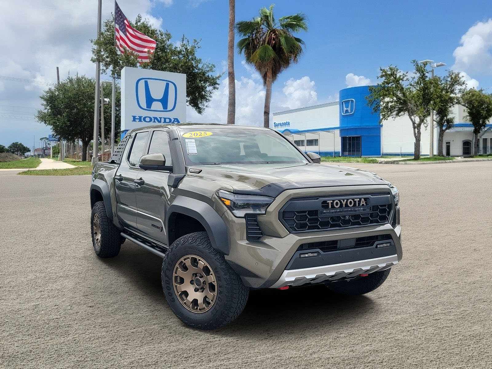 Used 2025 Toyota Tacoma 4x4 Double Cab Hybrid image 1