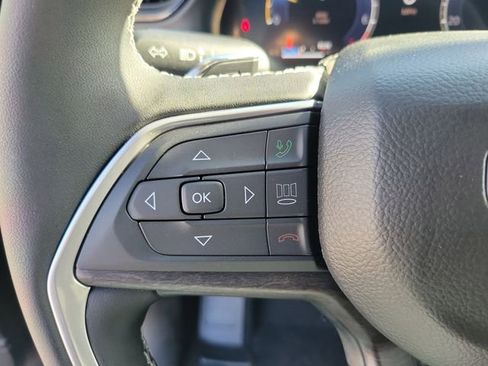 New 2026 Jeep Grand Cherokee Altitude image 21