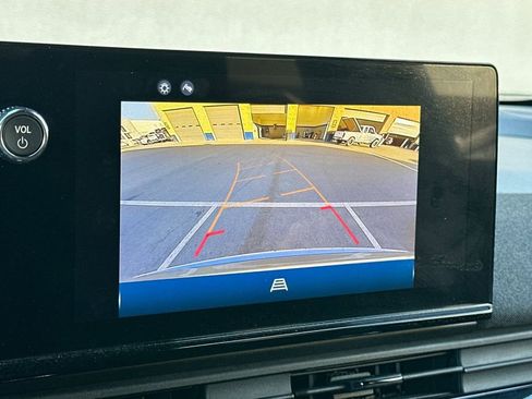 Certified 2024 Honda Prologue EX image 22