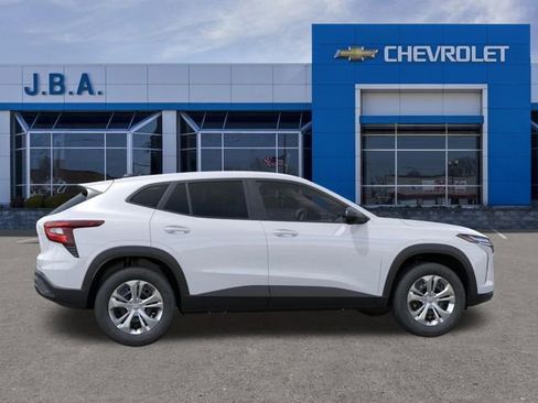 New 2026 Chevrolet Trax LS w/ Driver Confidence Package image 5