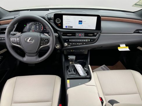 New 2025 Lexus ES 350 w/ Premium Package image 9