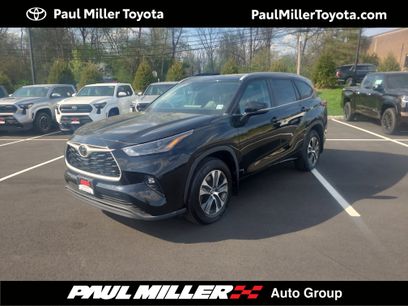 Used 2023 Toyota Highlander XLE
