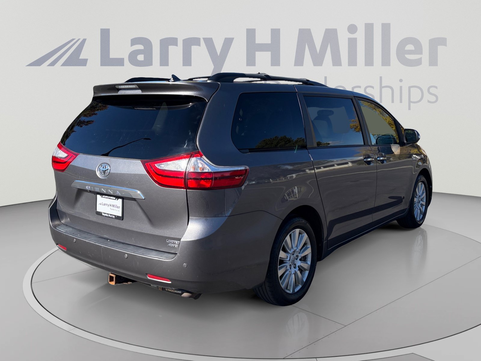 Used 2017 Toyota Sienna Limited AWD/4WD image 5