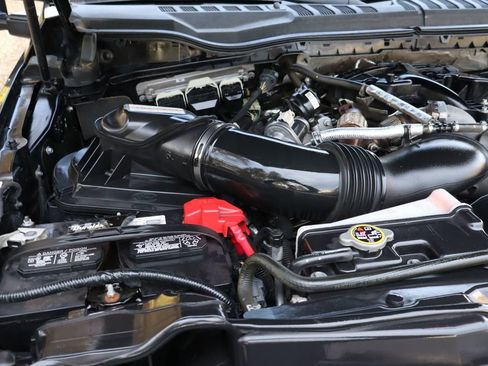 Used 2017 Ford F250 Lariat w/ Lariat Value Package image 38