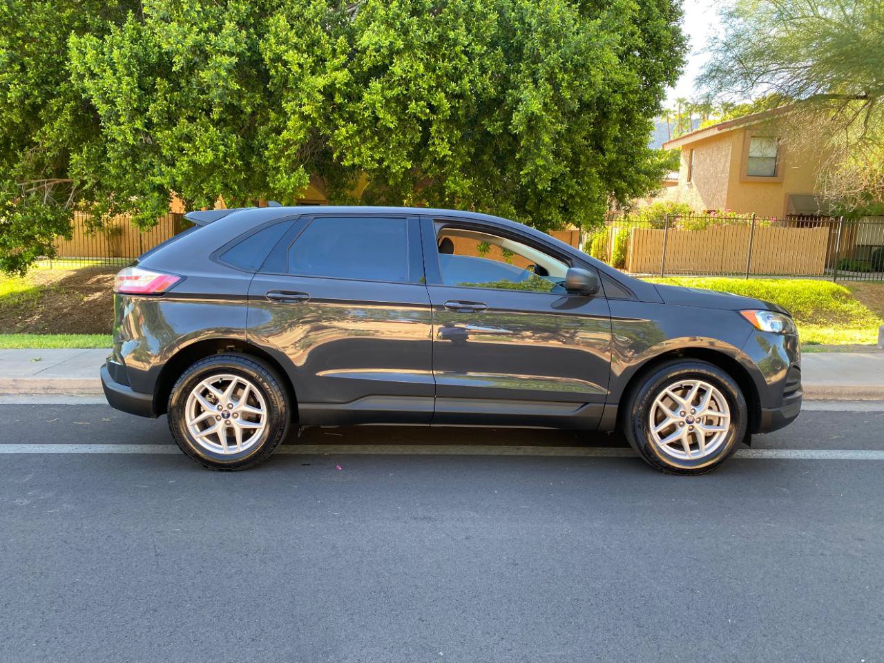 Used 2021 Ford Edge SE FWD image 6