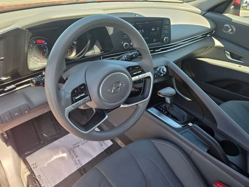 Used 2023 Hyundai Elantra SEL FWD image 10