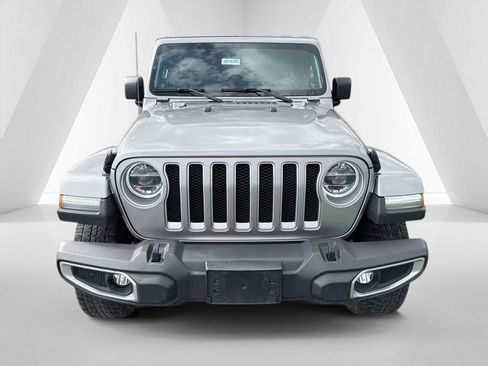 Used 2018 Jeep Wrangler Unlimited Sahara w/ Uconnect 4C Nav & Sound Group AWD/4WD image 2