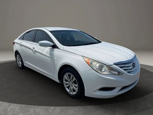 Used 2011 Hyundai Sonata GLS FWD image 2