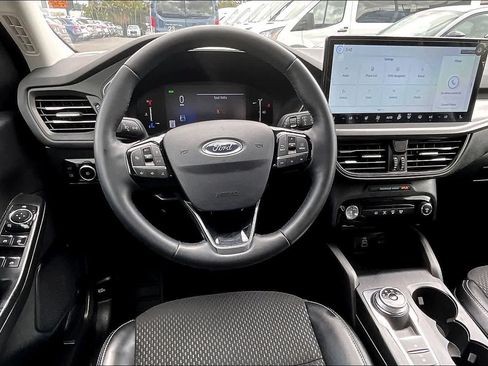 Used 2025 Ford Escape SE FWD image 14
