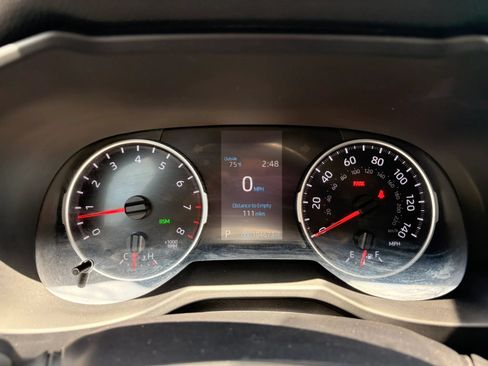 Used 2021 Toyota RAV4 XLE AWD/4WD image 28