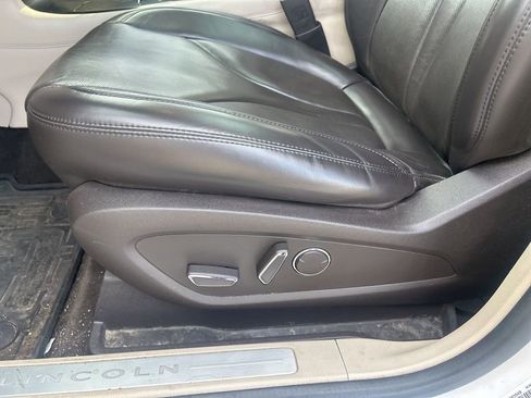 Used 2017 Lincoln MKC Reserve image 22