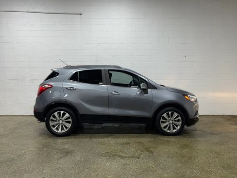 Used 2019 Buick Encore Preferred FWD image 2