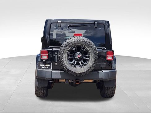 Used 2013 Jeep Wrangler Unlimited Sahara AWD/4WD image 6