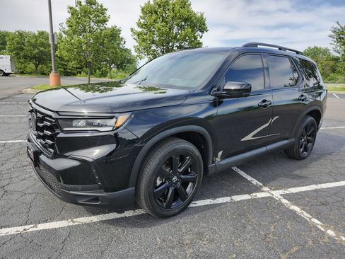 Used 2025 Honda Pilot Black Edition image 15