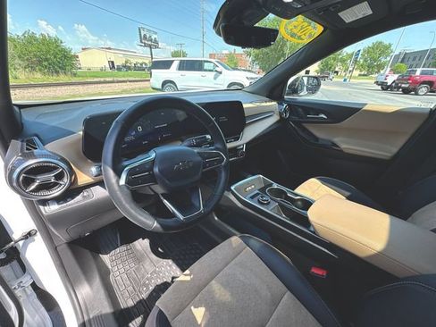 Used 2025 Chevrolet Equinox ACTIV w/ Safety and Technology Package AWD/4WD image 10