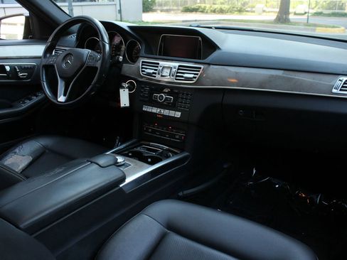 Used 2015 Mercedes-Benz E 350 4MATIC Sedan image 25