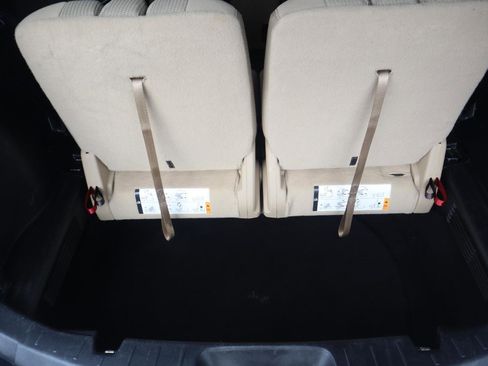 Used 2017 Ford Explorer XLT image 47