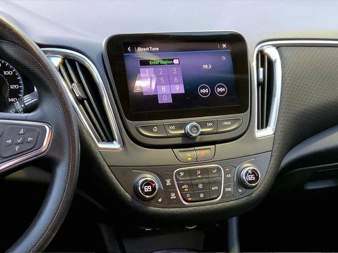Used 2020 Chevrolet Malibu LT FWD image 7