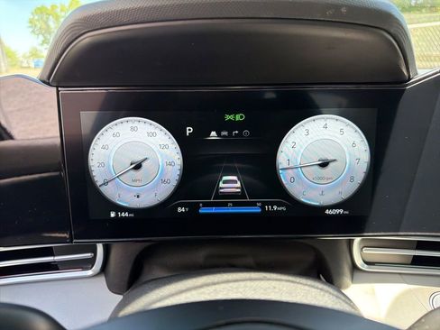 Used 2025 Hyundai Elantra Limited FWD image 26