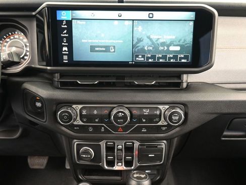 Used 2024 Jeep Wrangler Sport S image 13