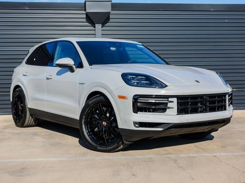 New 2025 Porsche Cayenne E-Hybrid image 9