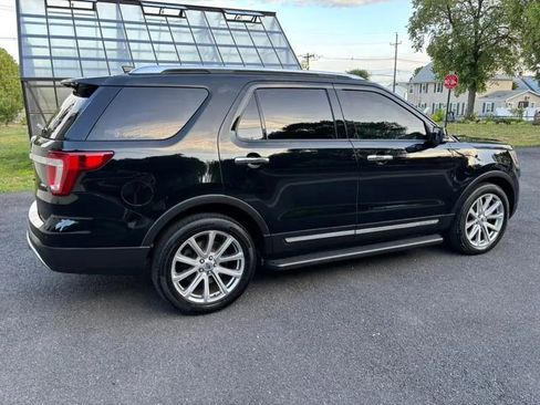 Used 2017 Ford Explorer Limited image 9