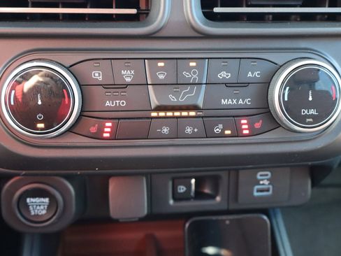 Used 2023 Ford Maverick Lariat w/ Lariat Luxury Package image 22