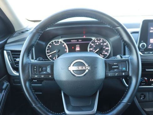 Used 2025 Nissan Rogue SV image 17