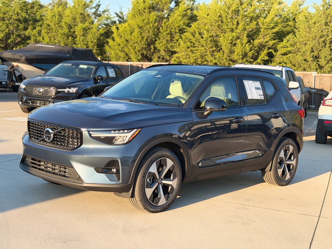 New 2026 Volvo XC40 B5 Plus w/ Climate Package AWD/4WD image 2