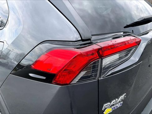 Used 2022 Toyota RAV4 XLE w/ Convenience Package image 34