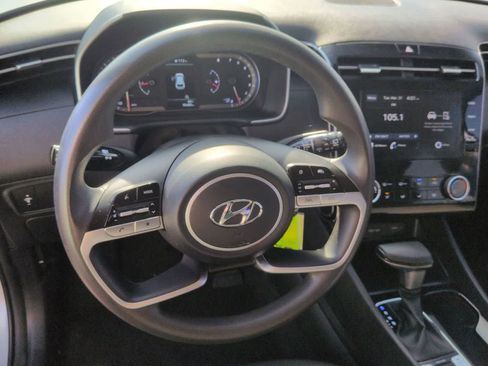 Used 2022 Hyundai Tucson SE image 19