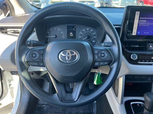 Used 2024 Toyota Corolla Cross L image 26