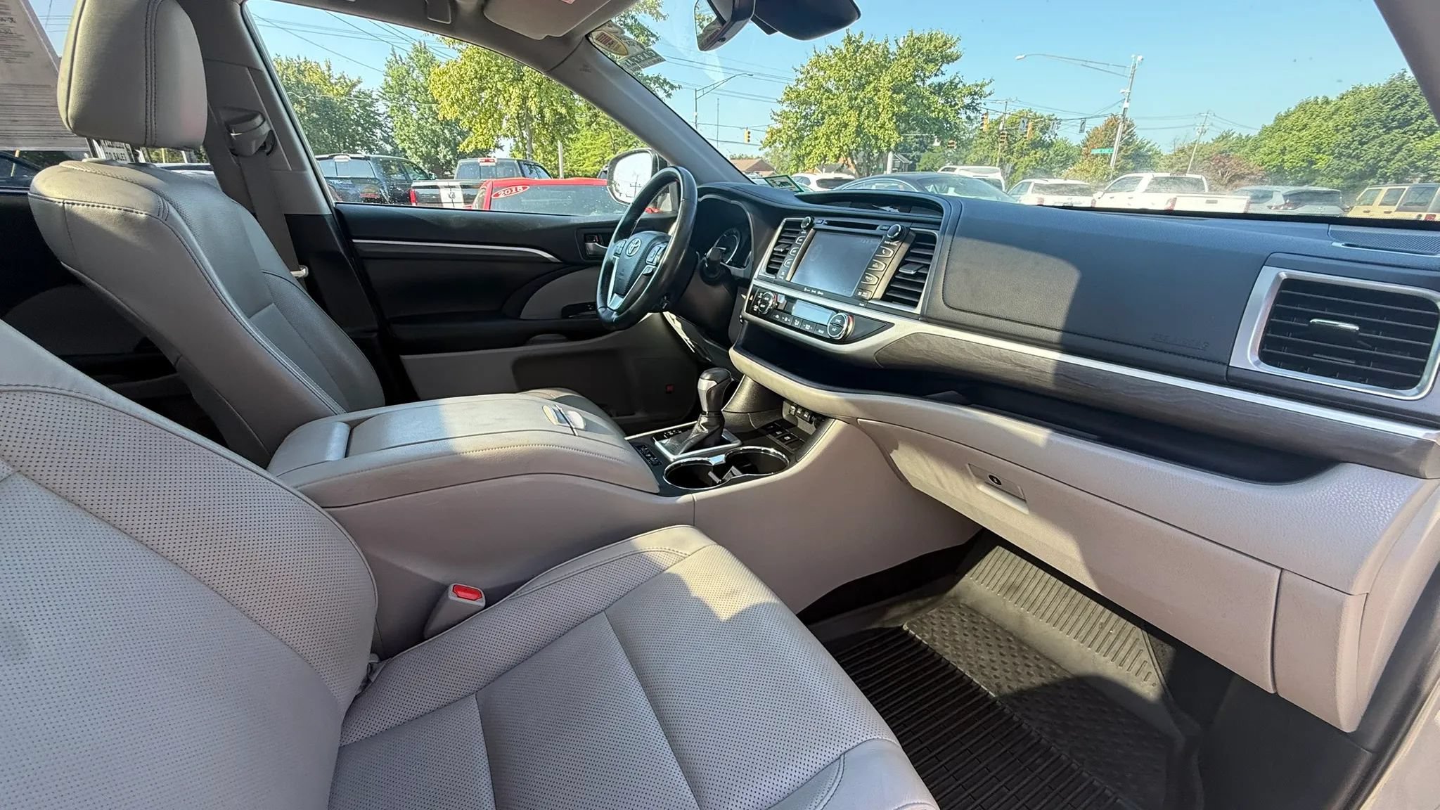 Used 2019 Toyota Highlander Limited Platinum AWD/4WD image 14