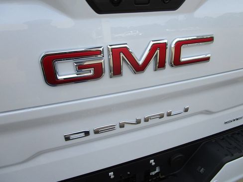 New 2026 GMC Sierra 1500 Denali w/ Denali Reserve Package AWD/4WD image 16