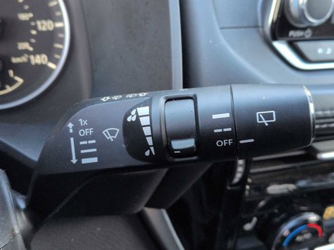 Used 2021 Nissan Rogue SV w/ Premium Package image 31